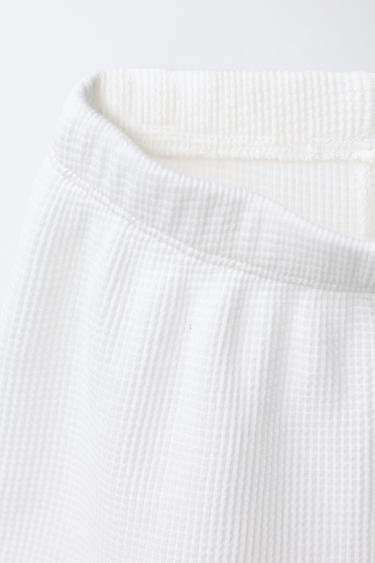 ENSEMBLE T-SHIRT ET BERMUDA WAFFLE UNI - Blanc cassé de Zara - Image 3