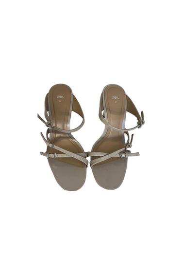 NUDE HEELS