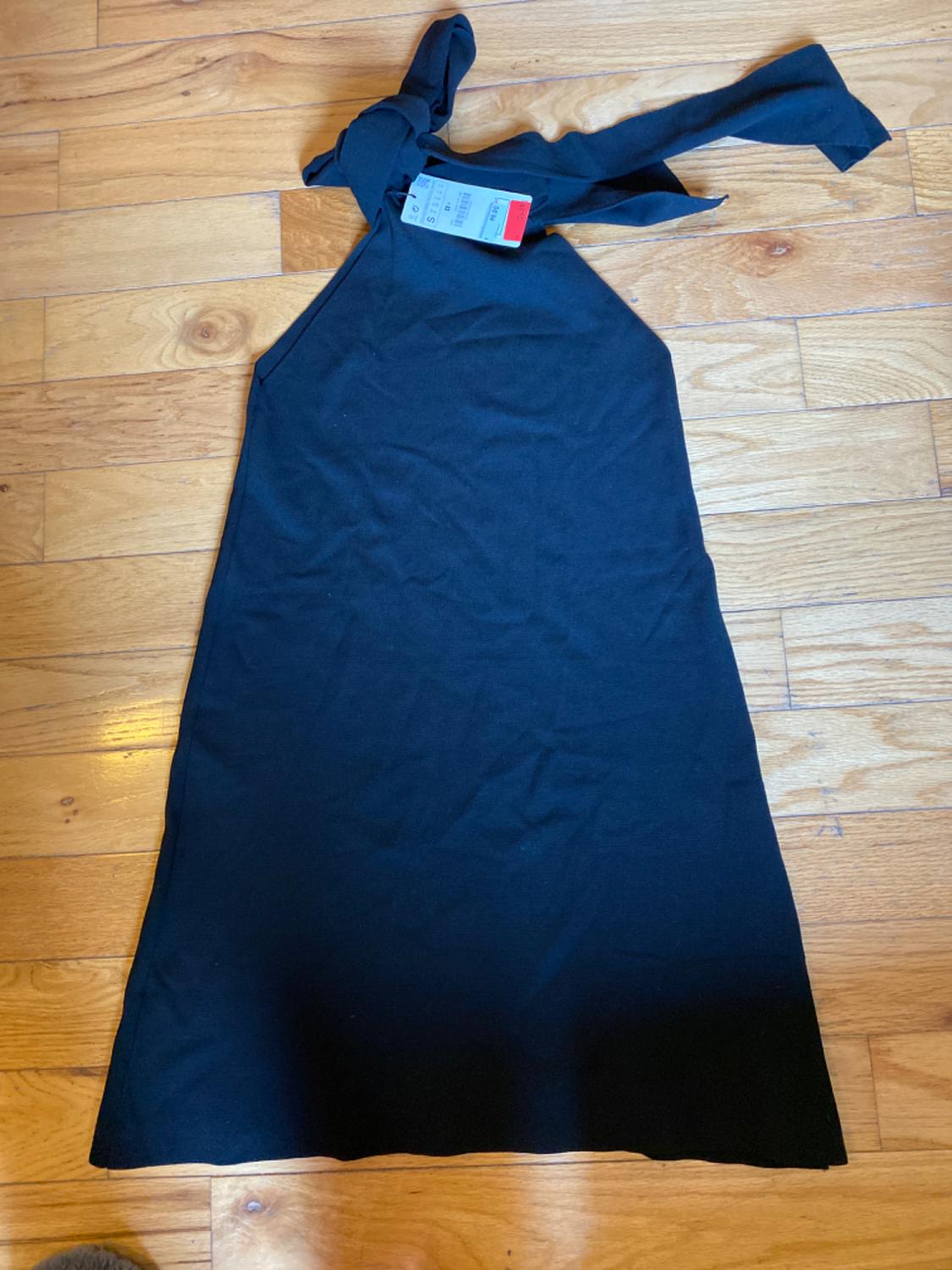 KNIT HALTER BLACK DRESS - Image 3