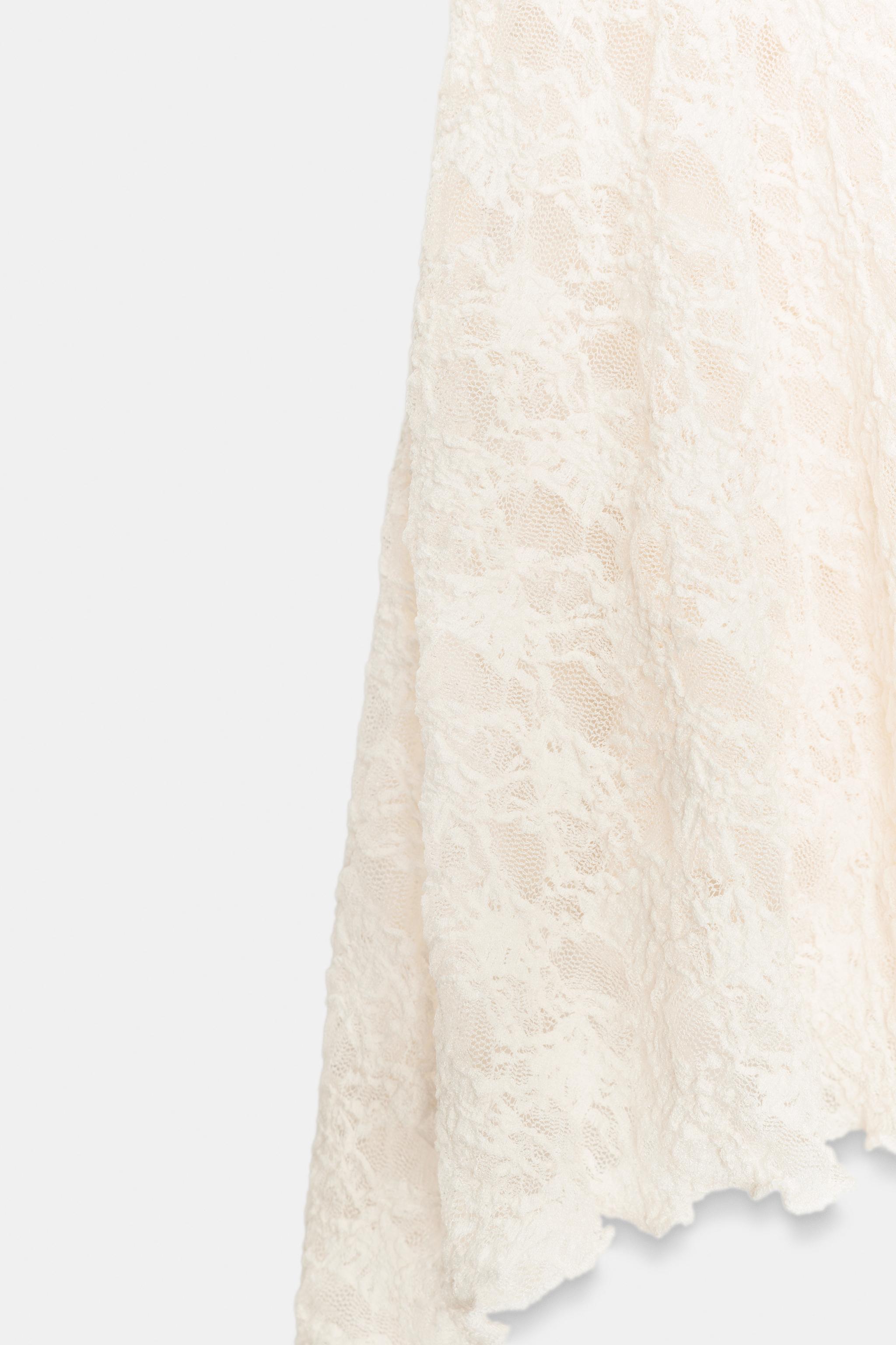 ROMANTIC LACE TOP
