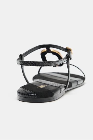 SANDALES PLATES AVEC DÉCOR MÉTALLIQUE - Noir de Zara - Image 4