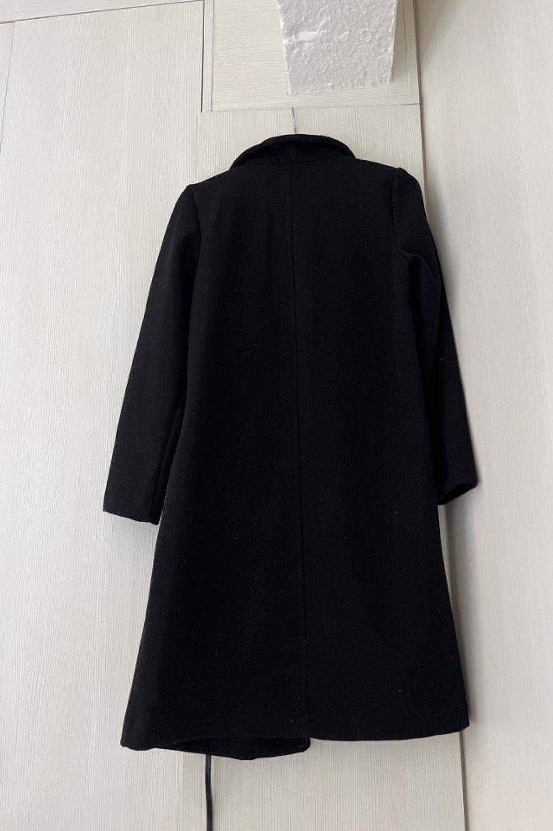 BLACK COAT - Image 2