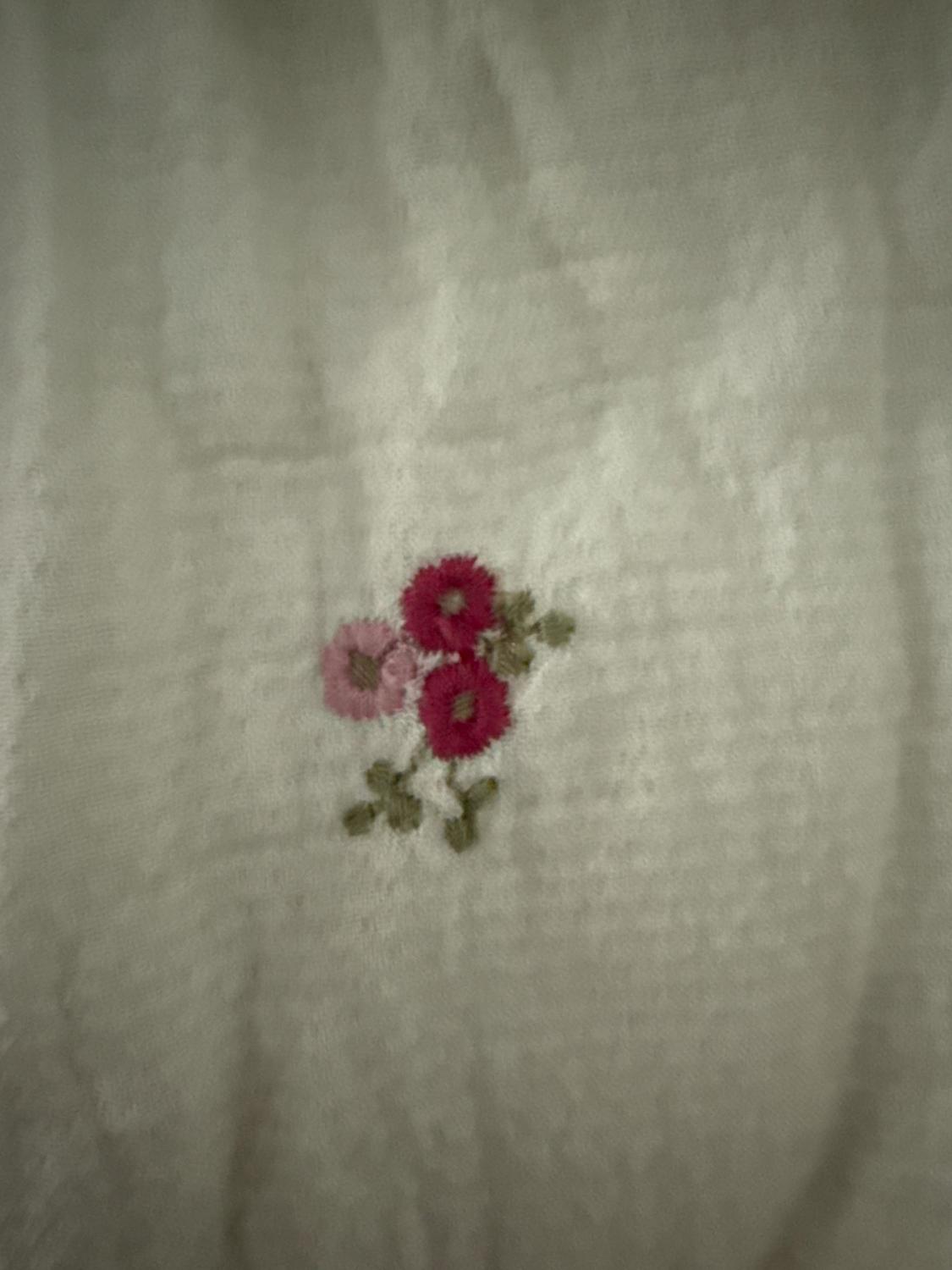 PELELE FLORES BORDADAS LAZO - Image 3