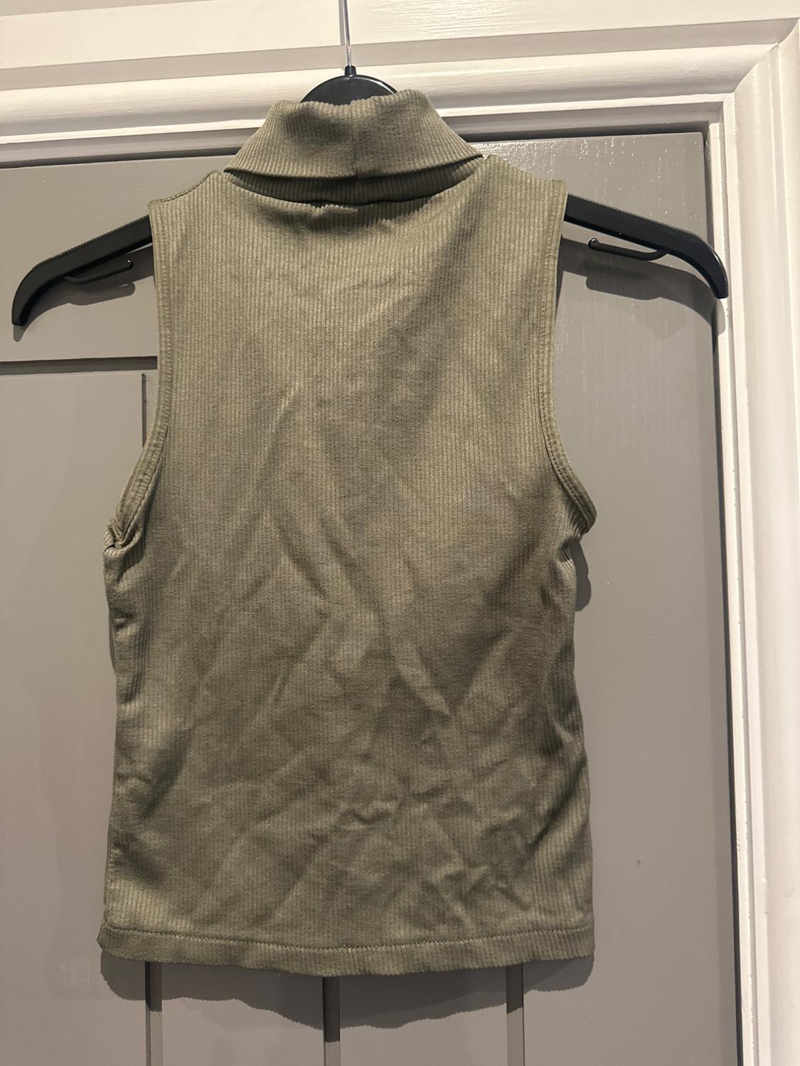 PLAIN RIBBED HALTER TOP - Image 2
