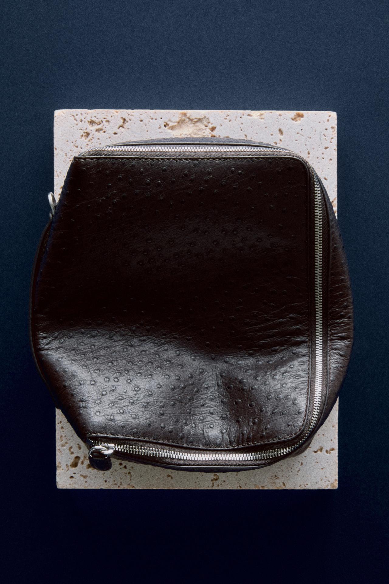 Textured nappa leather cube toiletry bag — Brown
