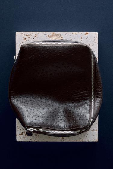 Textured nappa leather cube toiletry bag — Brown 1