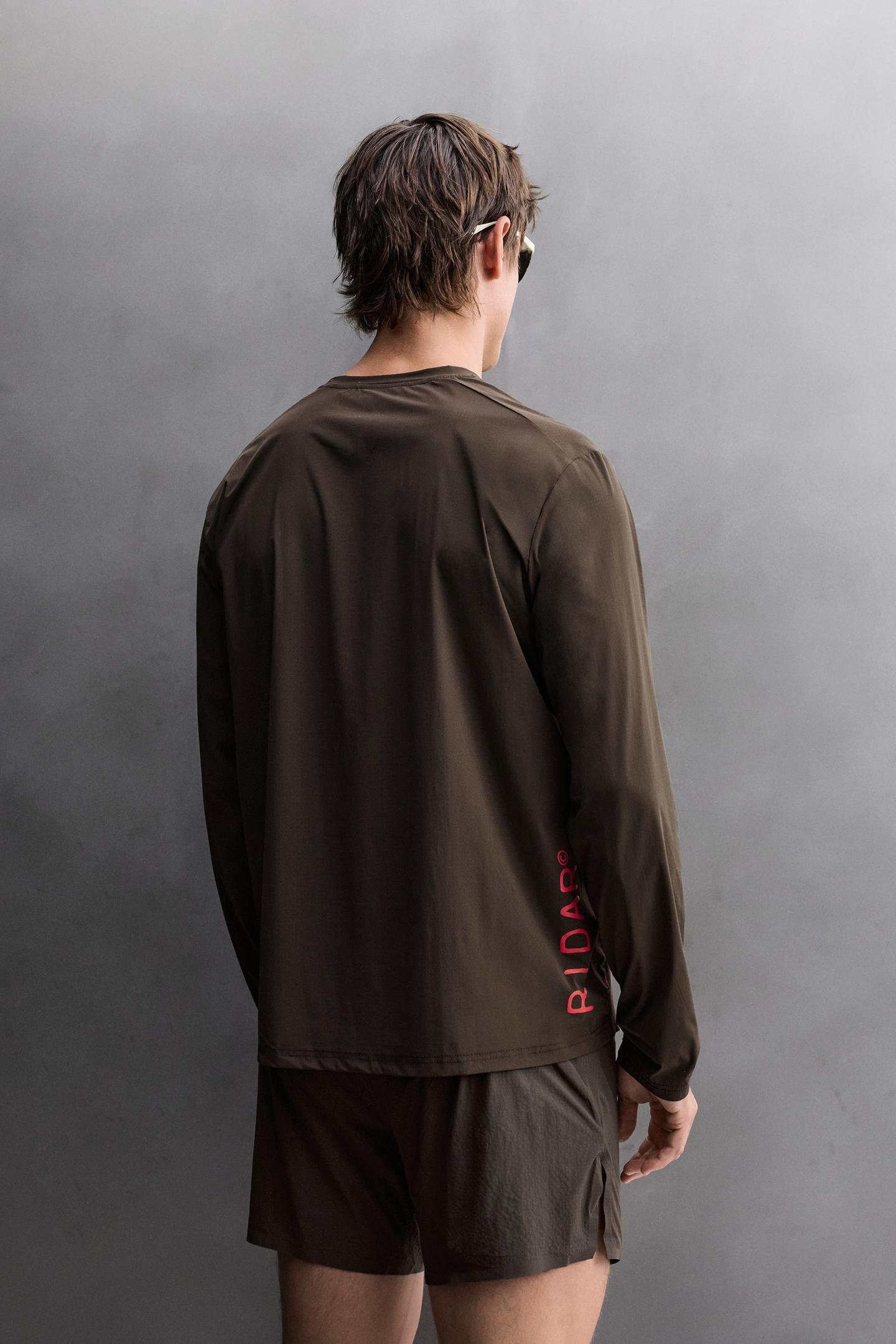 Мужская футболка Zara Ridar© x ZARA Long Sleeve Running, цвет: Коричневый — фото 3