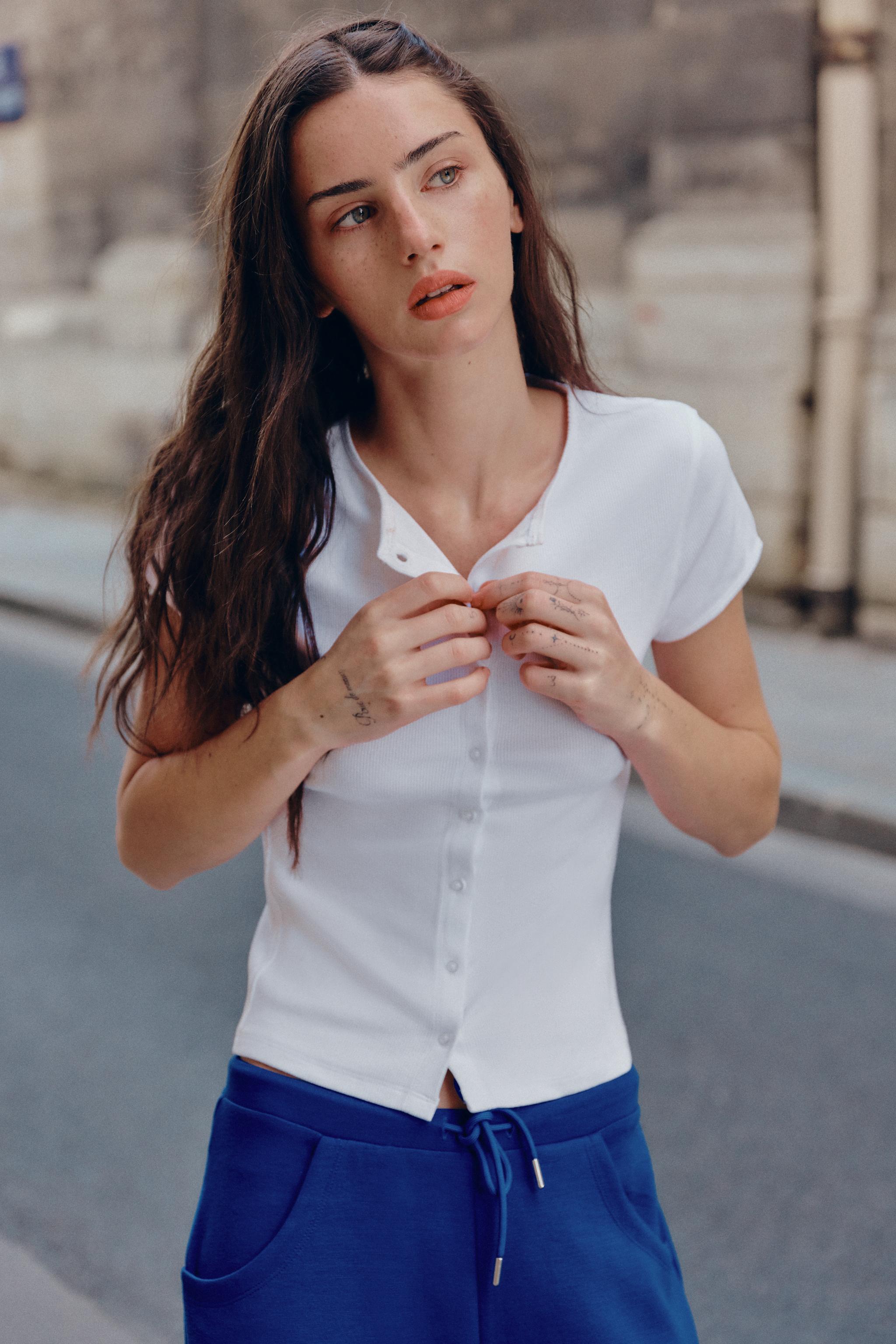 Zara FİTİLLİ DÜĞMELİ T-SHIRT görsel 3