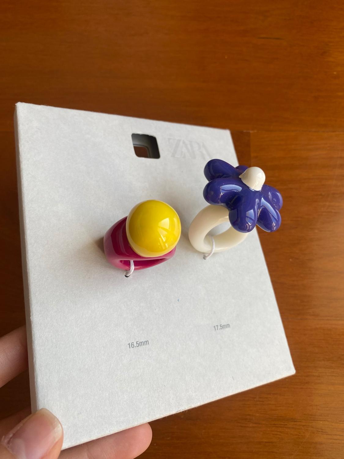 PACK OF 2 RESIN RINGS WITH 100% FLOWER BALL - Image 3