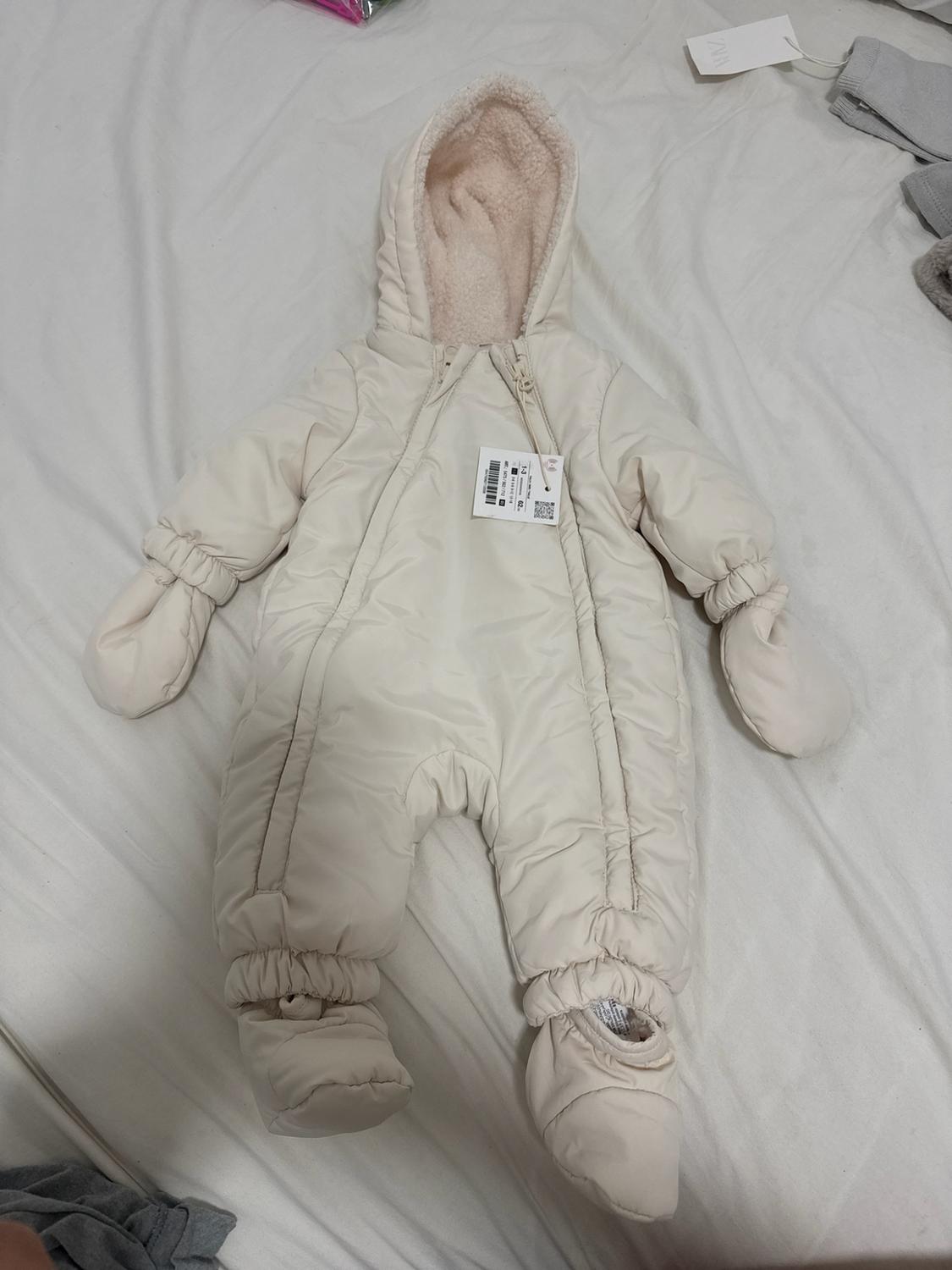 NYLON ROMPER WITH DETACHABLE MITTENS AND BOOTIES - Image 5