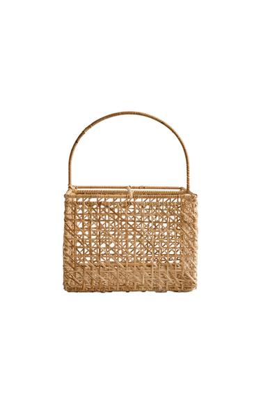 RATTAN BOTTLE STAND WITH HANDLE - بيج فاتح الخاص بـ Zara