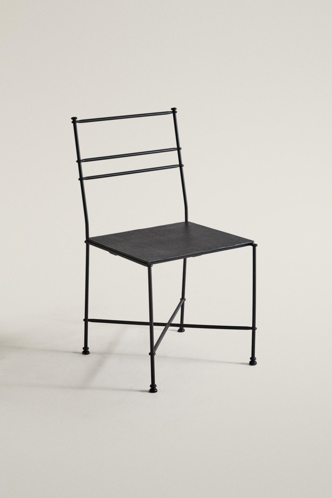 OUTDOOR WROUGHT IRON CHAIR — Black