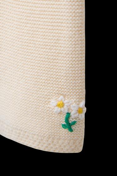 GARTER STITCH TROUSERS WITH EMBROIDERED FLOWERS - Vanilla by Zara