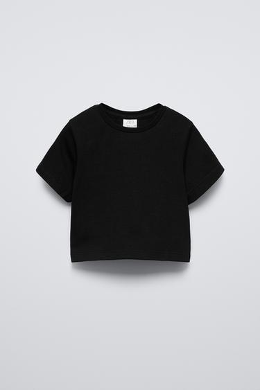 CAMISETA LISA CROP - Negro de Zara