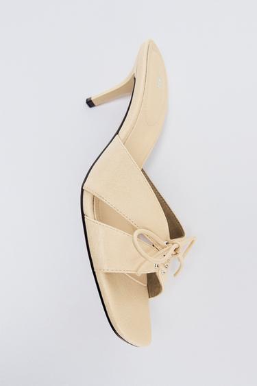 صندل بكعب وتفاصيل أربطة - أصفر فانيليا by Zara
