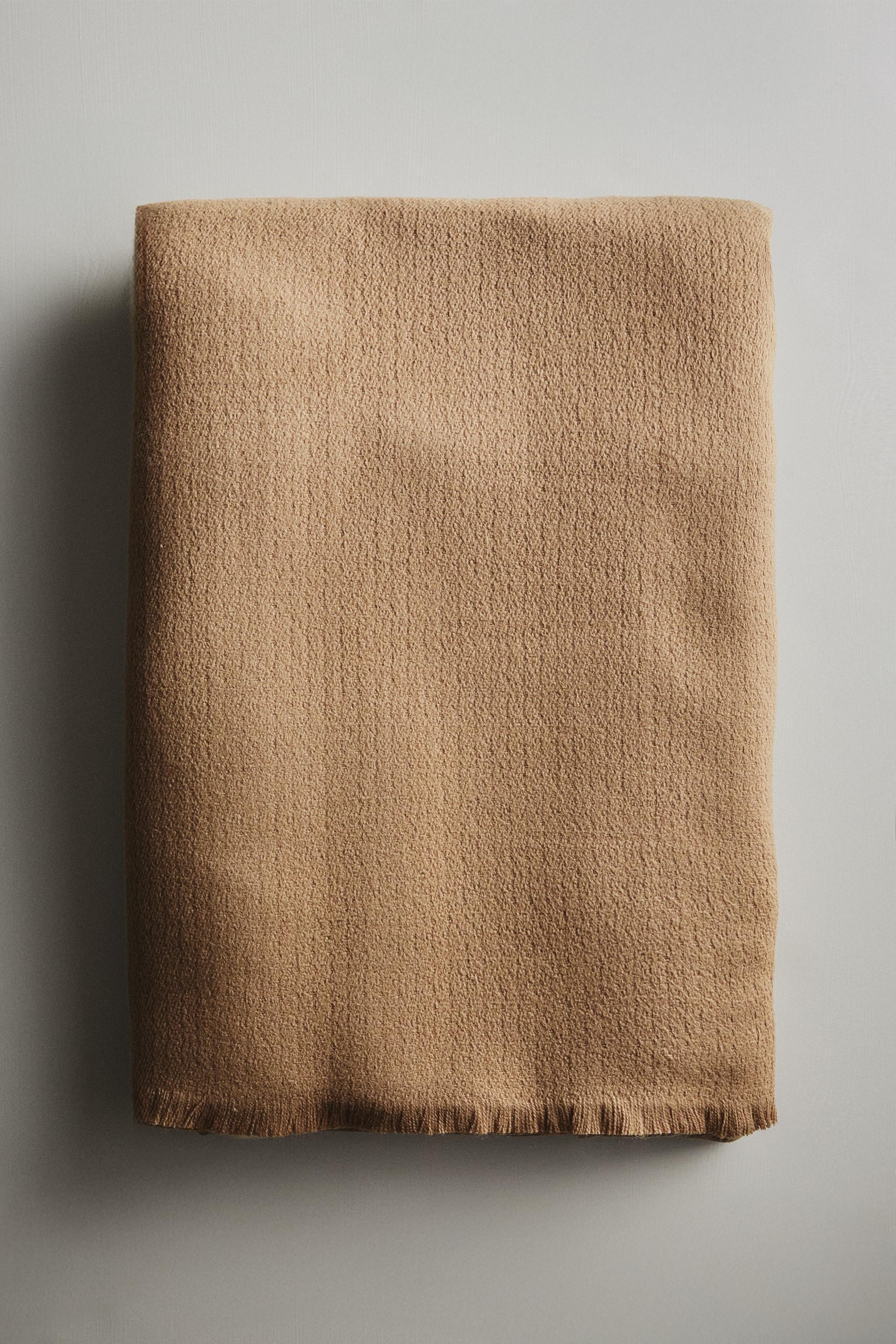 COUVERTURE DÉCORATIVE FRANGES