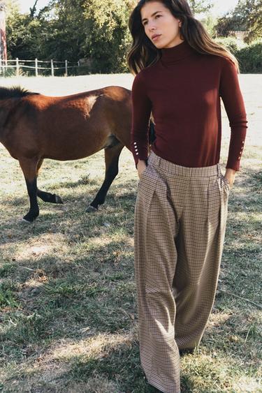 BASIS SWEATER MED HØJ HALS - granatrød fra Zara