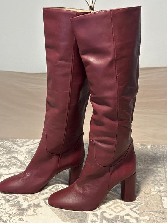 LEATHER BOOT W/BLOCK HEEL - Image 2