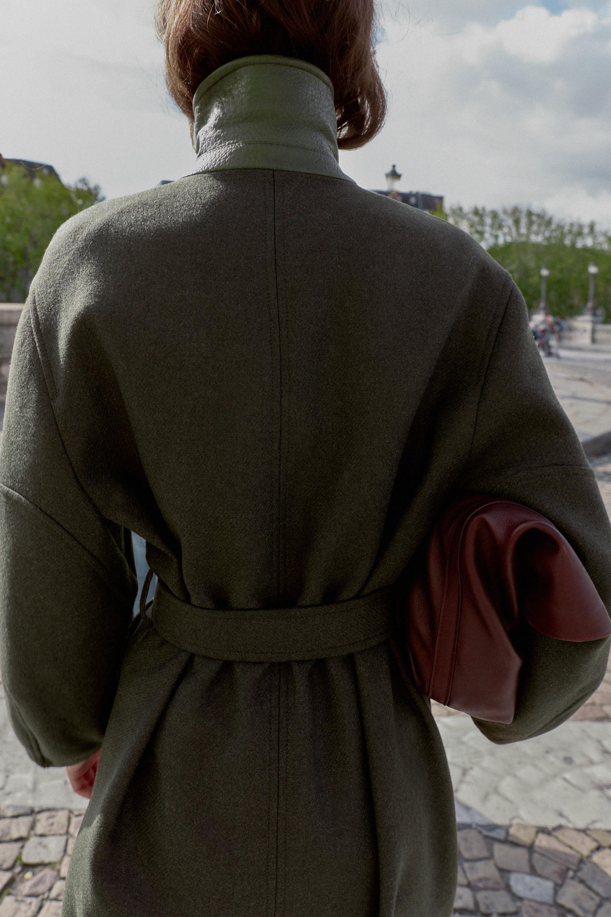 WOOL COAT WITH PUFF SLEEVES AND CONTRAST COLLAR