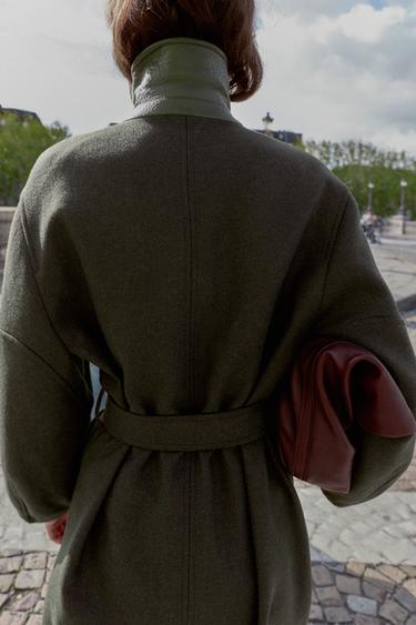 MANTEAU À MANCHES BALLON AVEC LAINE ET COL CONTRASTANT - Kaki de Zara - Image 6