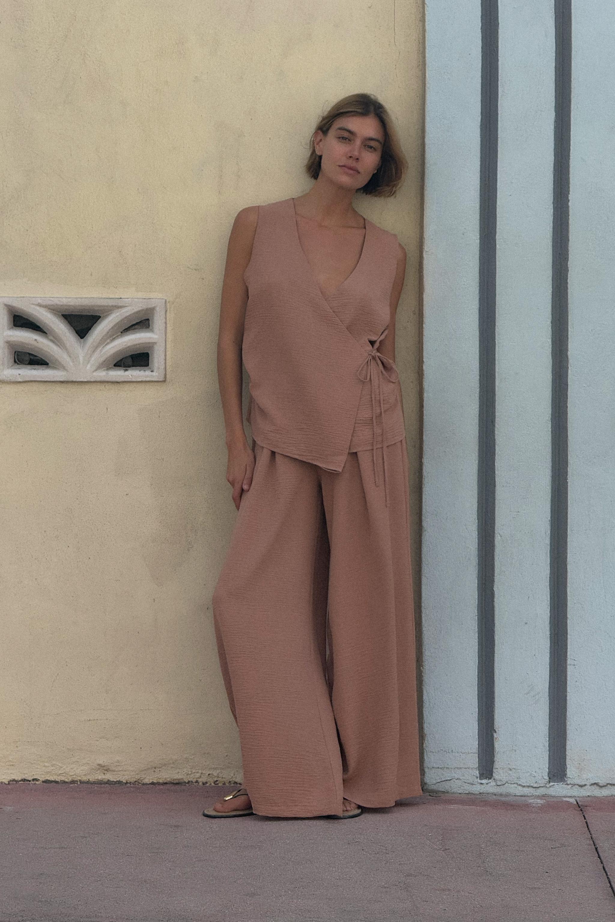 FLOWY PLEATED PANTS - Brown | ZARA United States FLOWY PLEATED PANTS - Brown | ZARA United States