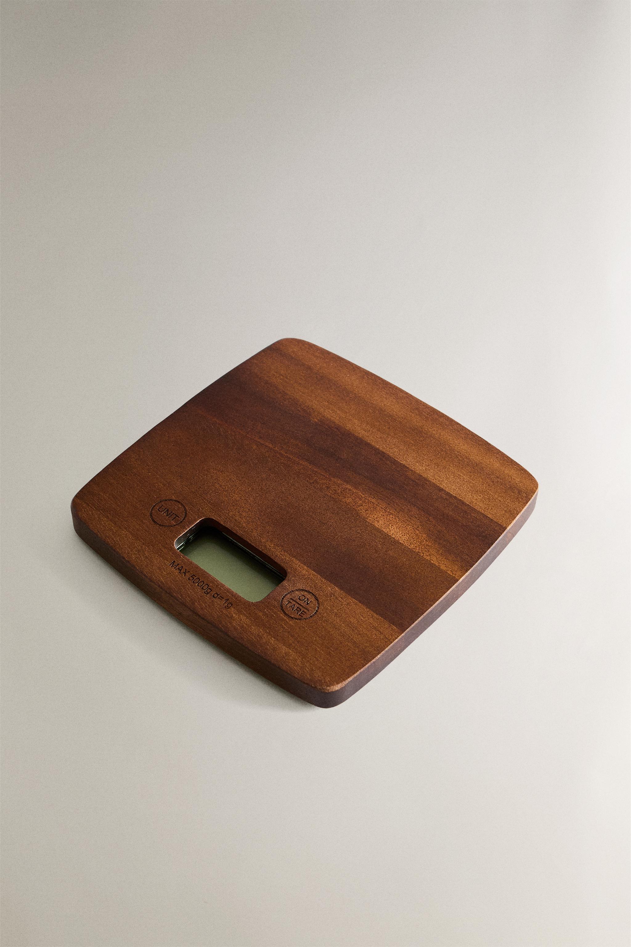WOODEN KITCHEN SCALE — Light beige