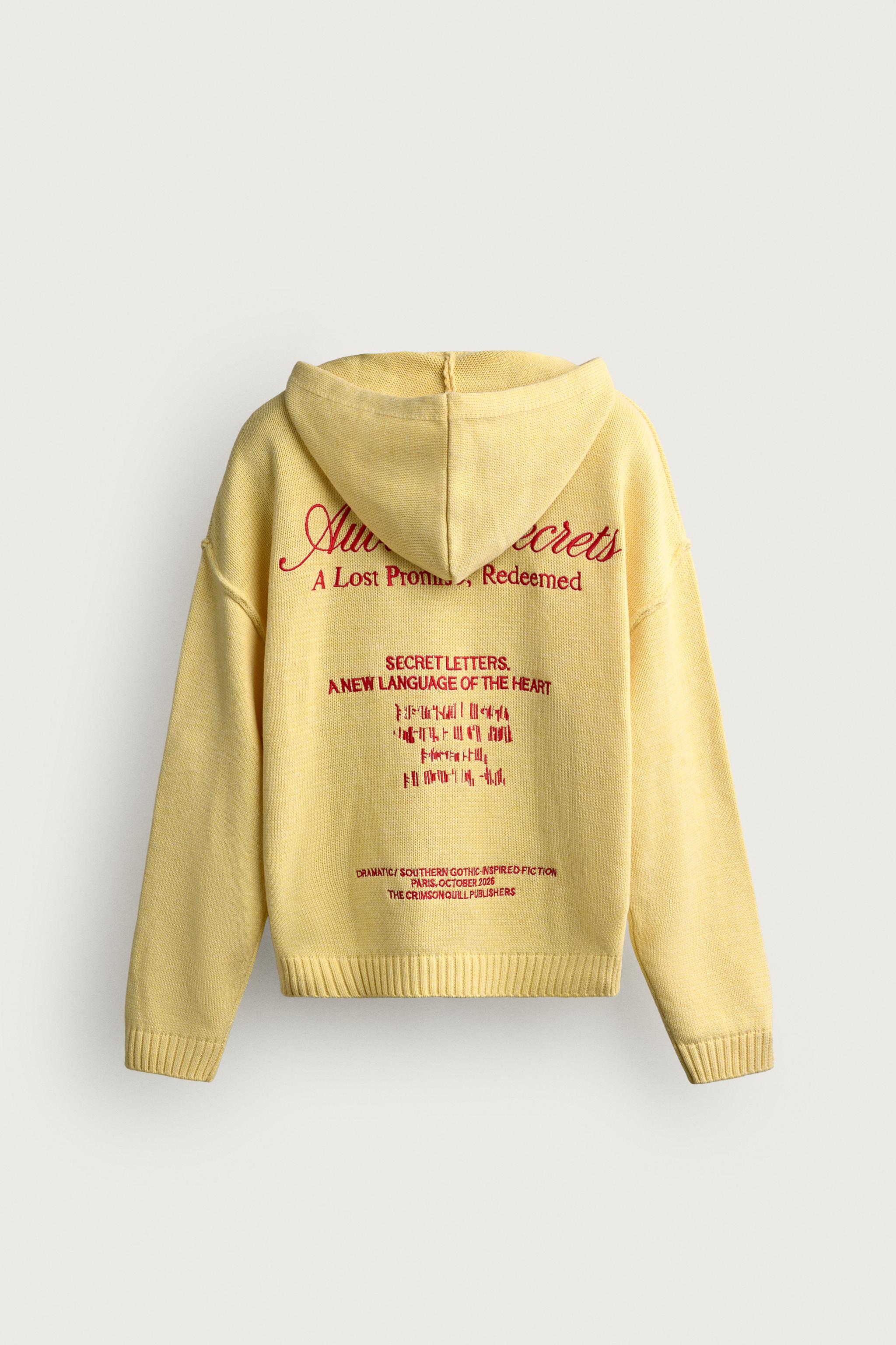 RELAXED FIT EMBROIDERED KNIT HOODIE