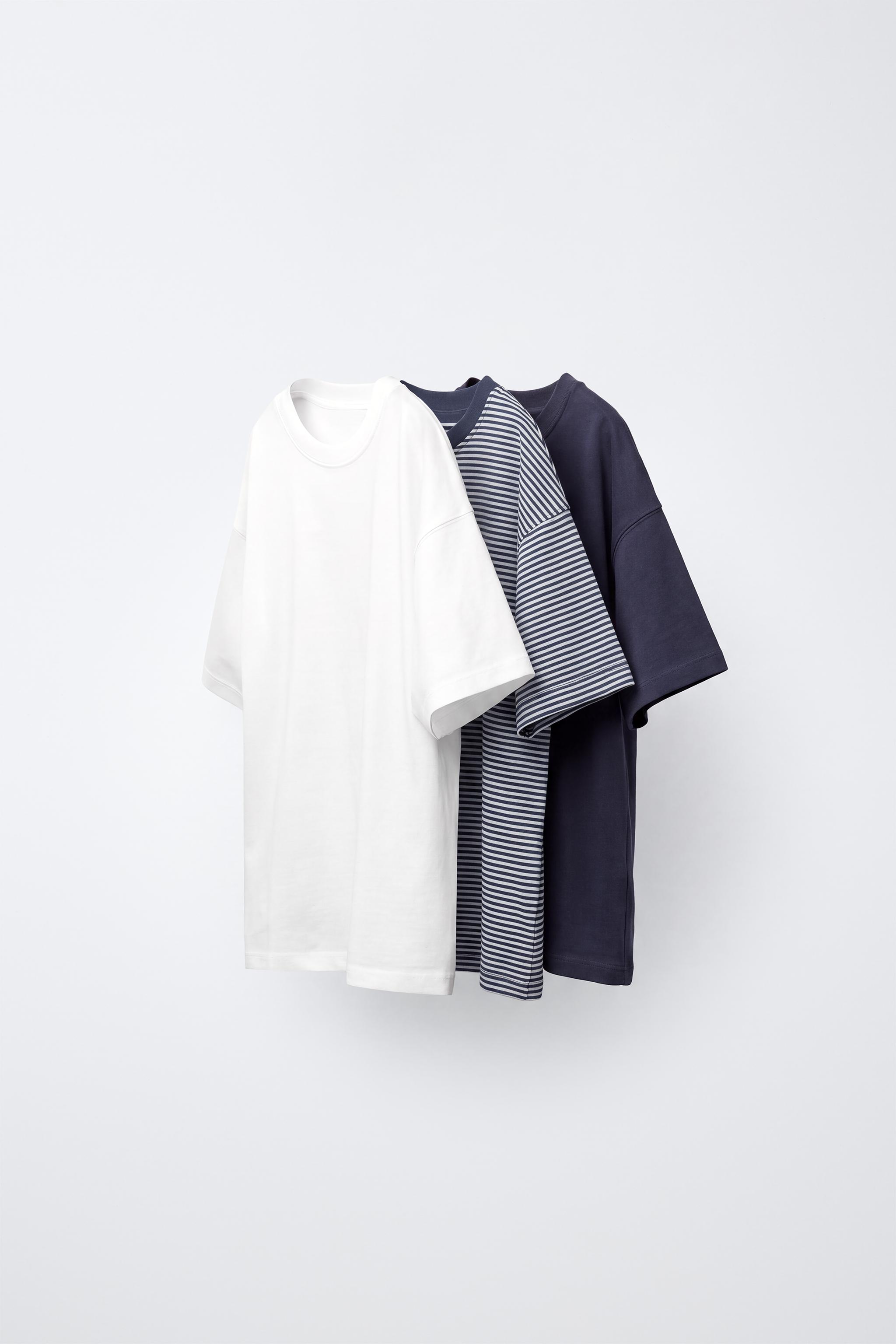 LOT DE TROIS T-SHIRTS IMPRIMÉS ET UNIS