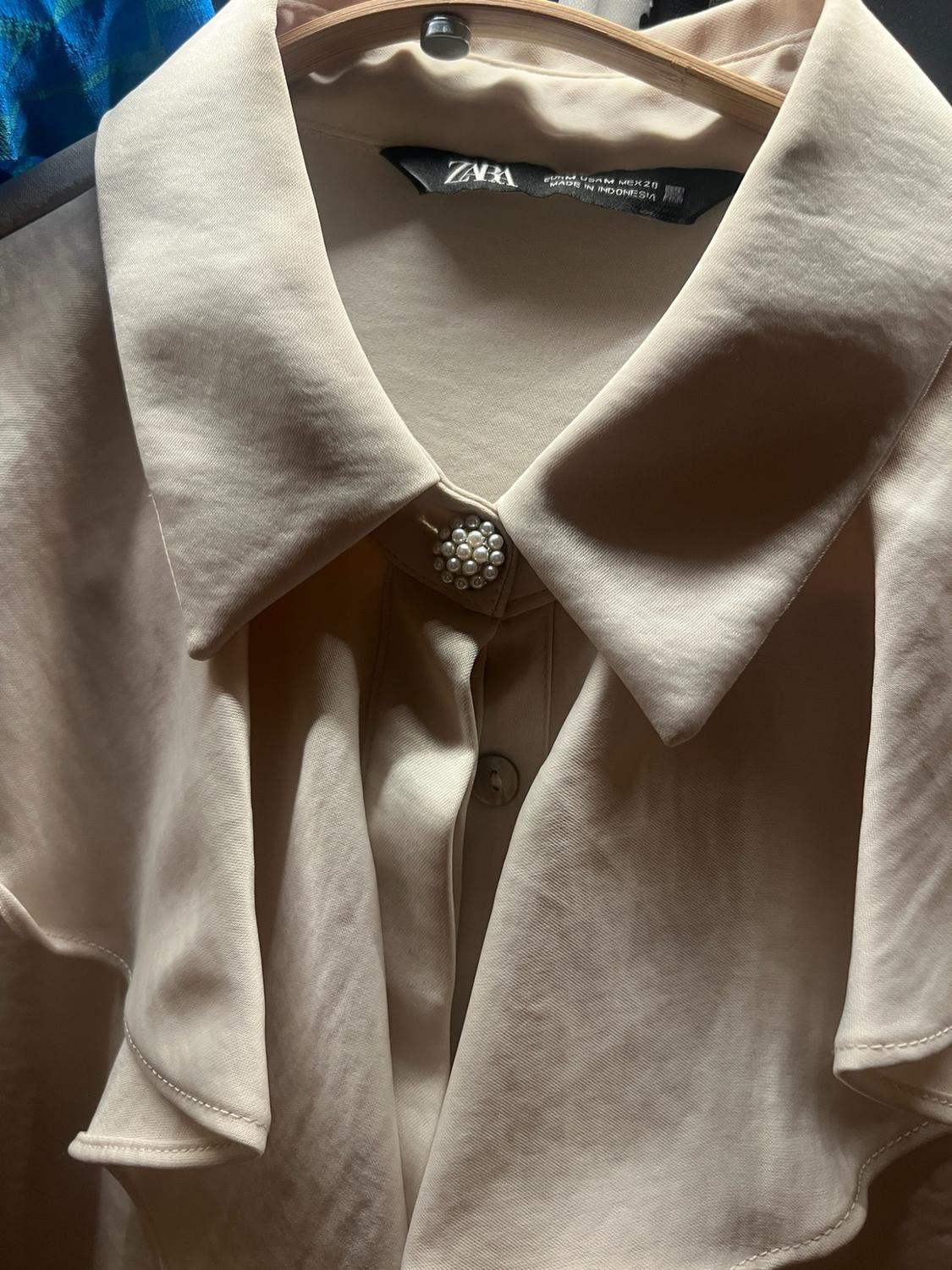BLOUSE WITH JABOT FRILLS AND PEARL BEAD BUTTONS - Image 2