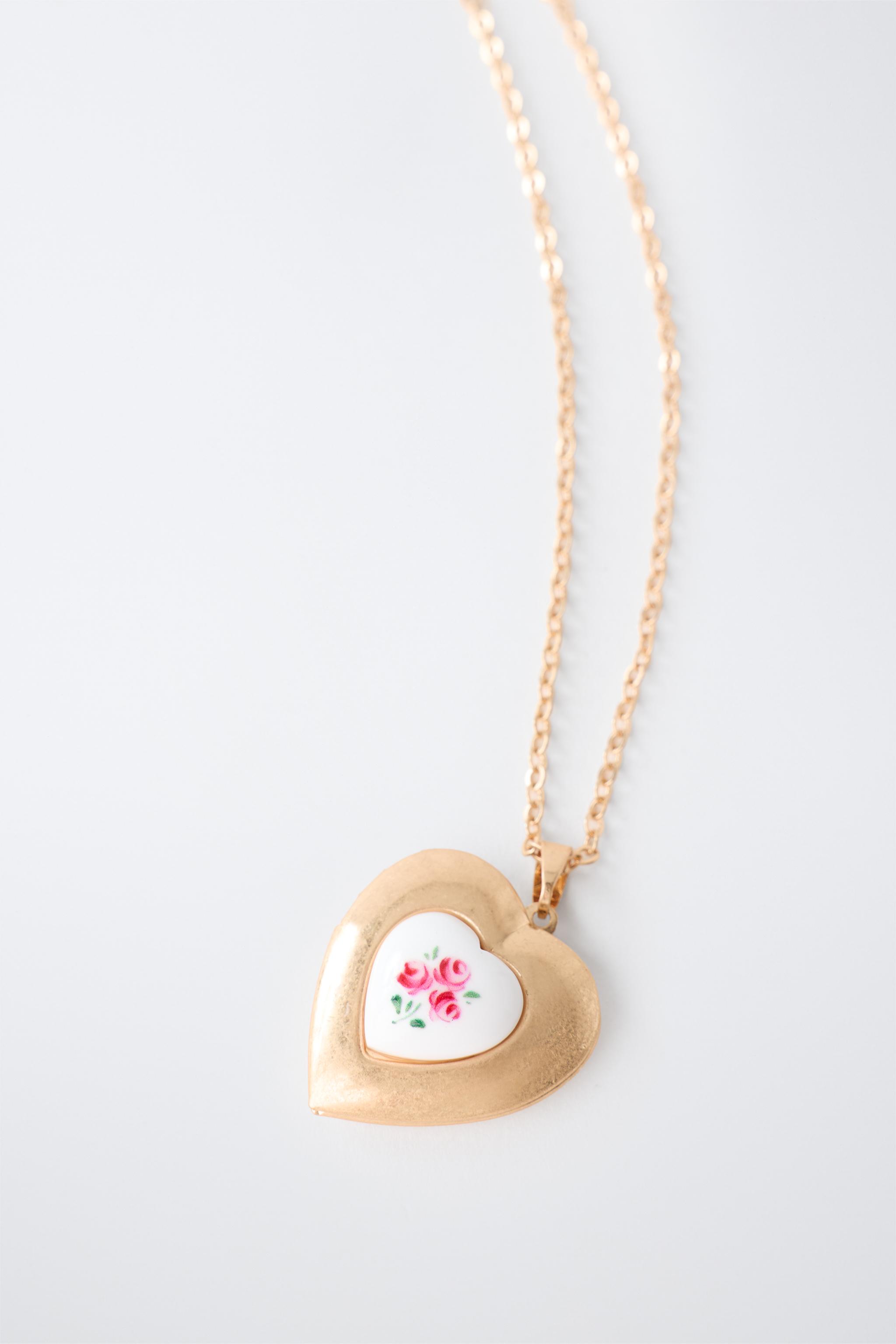 HEART PENDANT NECKLACE — Golden