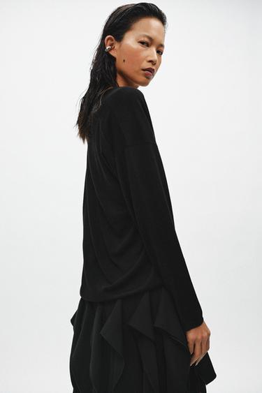 PULL EN MAILLE FINE À COL EN V - Noir de Zara - Image 2