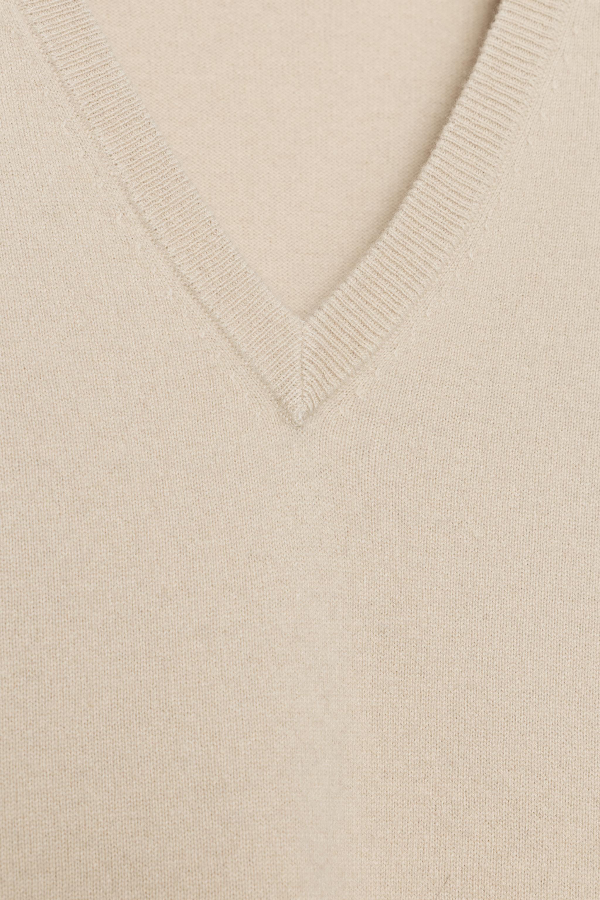 PULL OVERSIZE 100 % LAINE COL EN V