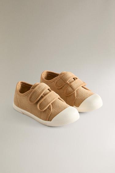 TENNIS ENFANT À BRIDES EN TISSU - Jaune moutarde. de Zara - Image 1