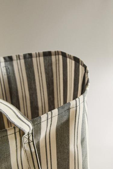 SAC À LINGE EN COTON À RAYURES - Noir de Zara - Image 3