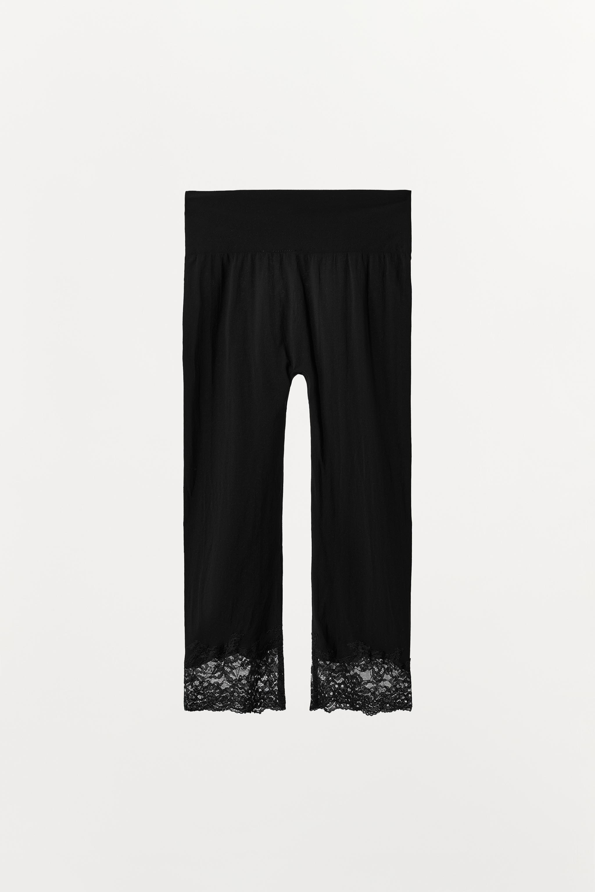 PANTALON CAPRI MIDI DÉTAILS EN DENTELLE