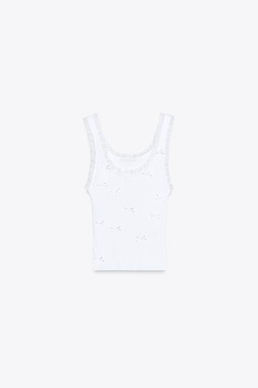 GERIPPTESTES T-SHIRT MIT SCHLEIFEN UND SPITZENKANTE - Weiß von Zara