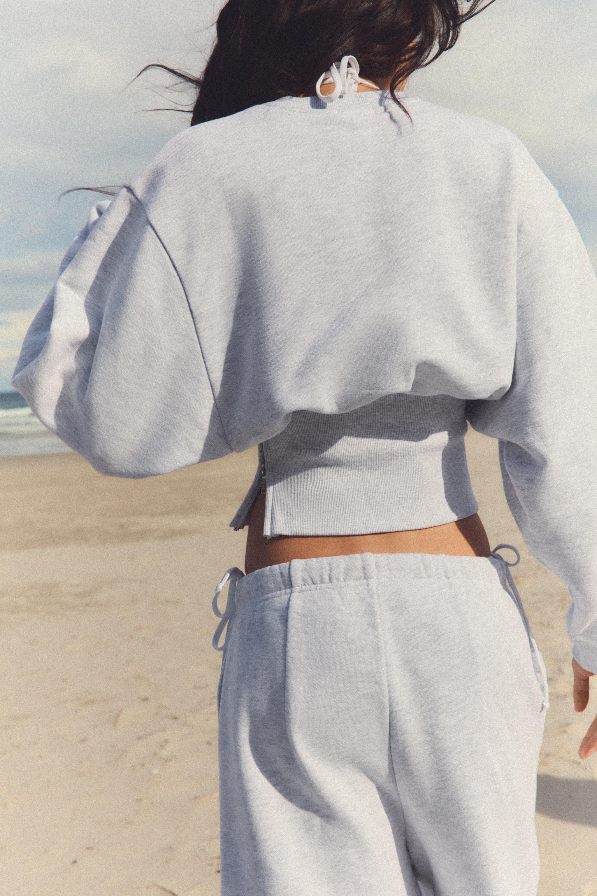 ZARA ブラッシュドテクスチャージッパースウェットシャツ 最新作 ZARA ブラッシュドテクスチャージッパースウェットシャツ 最新作