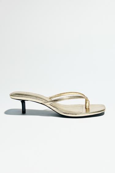 SANDALIA KITTEN EFECTO METALIZADO - Oro de Zara