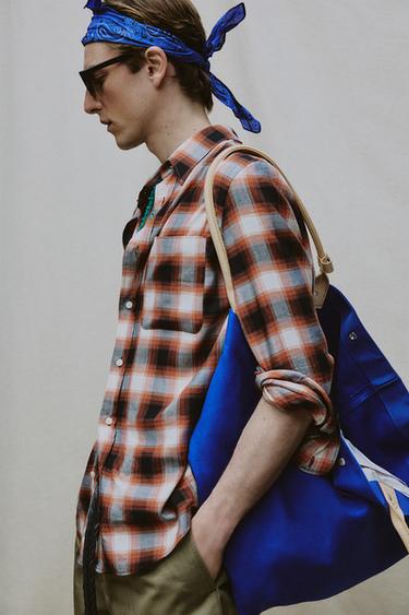 BOLSO SHOPPER DETALLES PIEL AARON LEVINE X ZARA - Azul de Zara