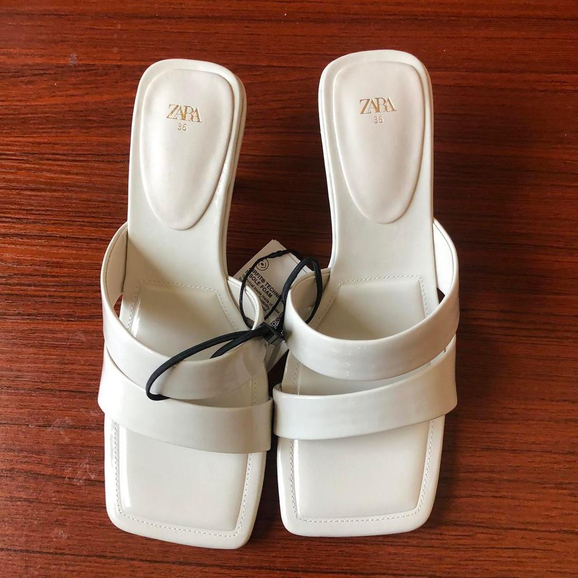 PADDED HIGH HEEL SANDALS