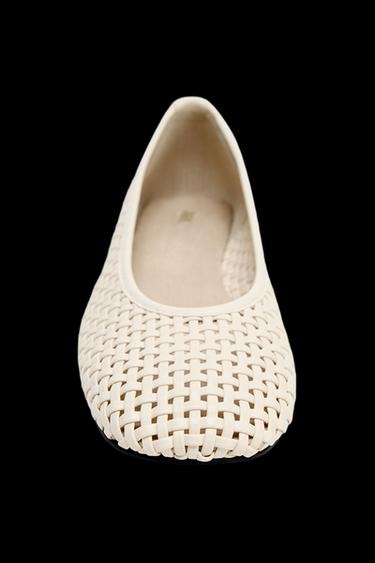 BALLERINA MIT GEFLOCHTENEM OBERTEIL - Gebrochenes Weiß von Zara