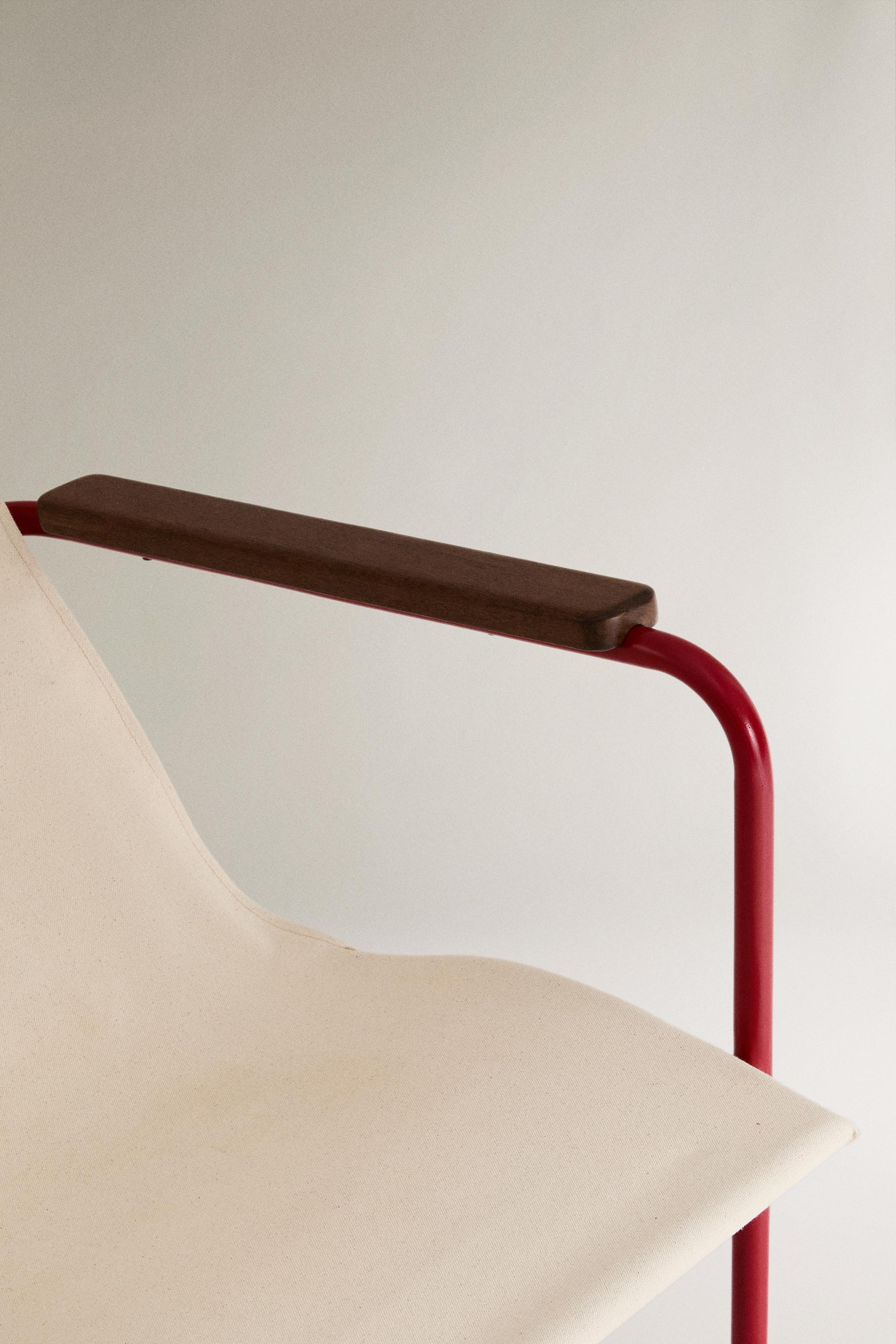 METAL FRAME CHAIR WITH COLOR