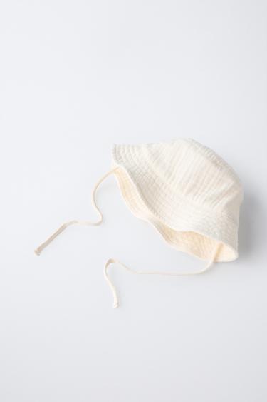 CHAPEAU À TEXTURE - Écru de Zara - Image 1