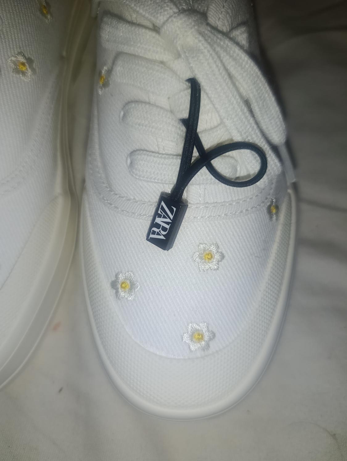 FLORAL EMBROIDERED TRAINERS - Image 4
