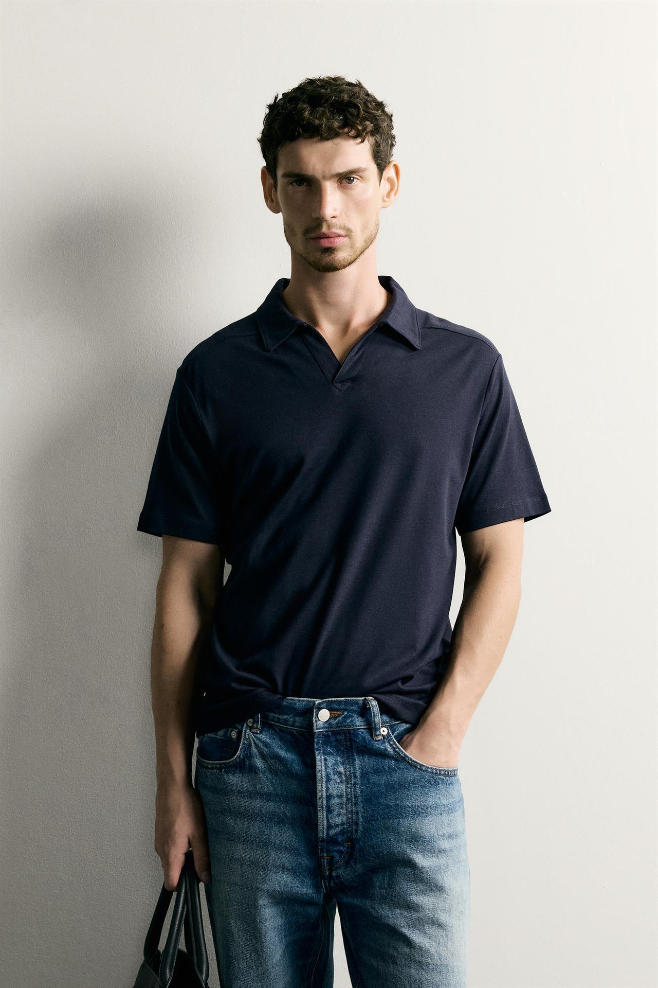 STRIPED REGULAR FIT FLOWY POLO POLO SHIRT — Navy blue