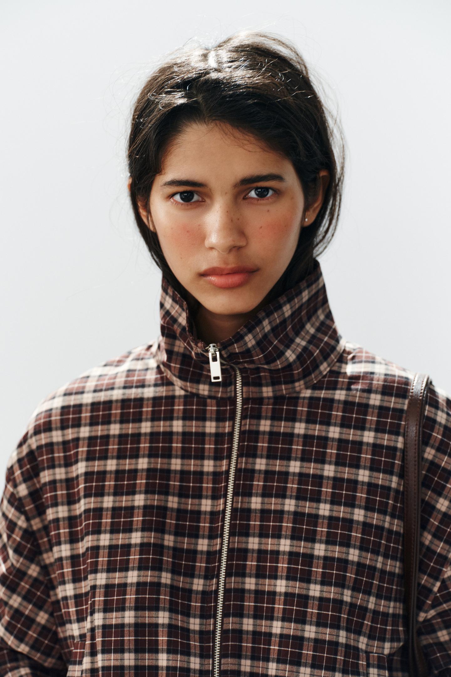 Женская куртка Zara Plaid Zip-Up, цвет: Тёмно-бордовый — фото 3