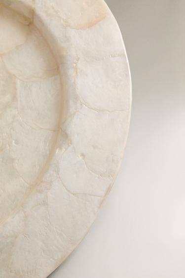 ASSIETTE DE PRÉSENTATION NACRE - Beige clair de Zara - Image 2