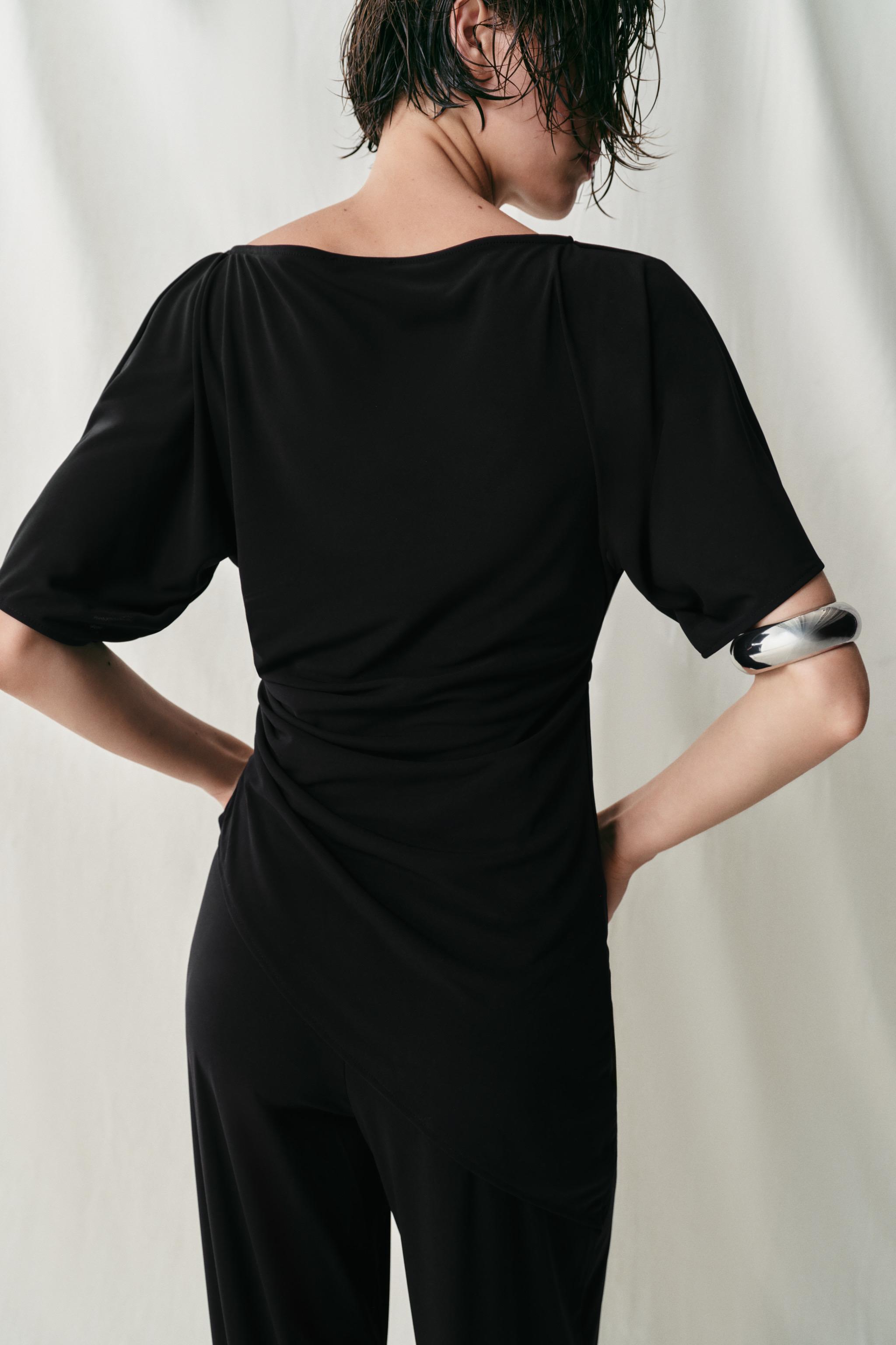 DRAPED CREPE TOP