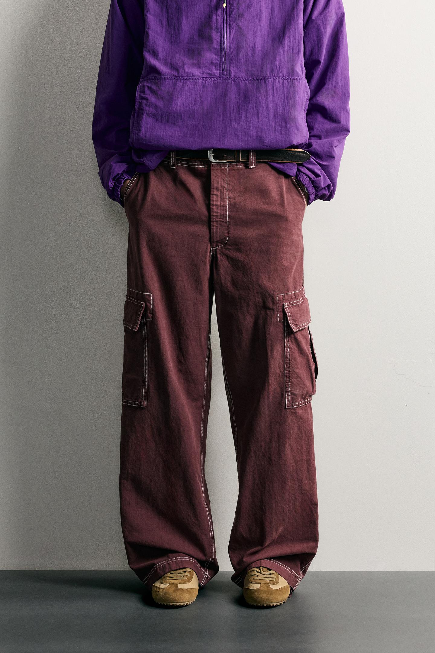 Мужские брюки Zara Relaxed-Fit Cargo Pants with Contrast Stitching, цвет: Бордовый — фото 2