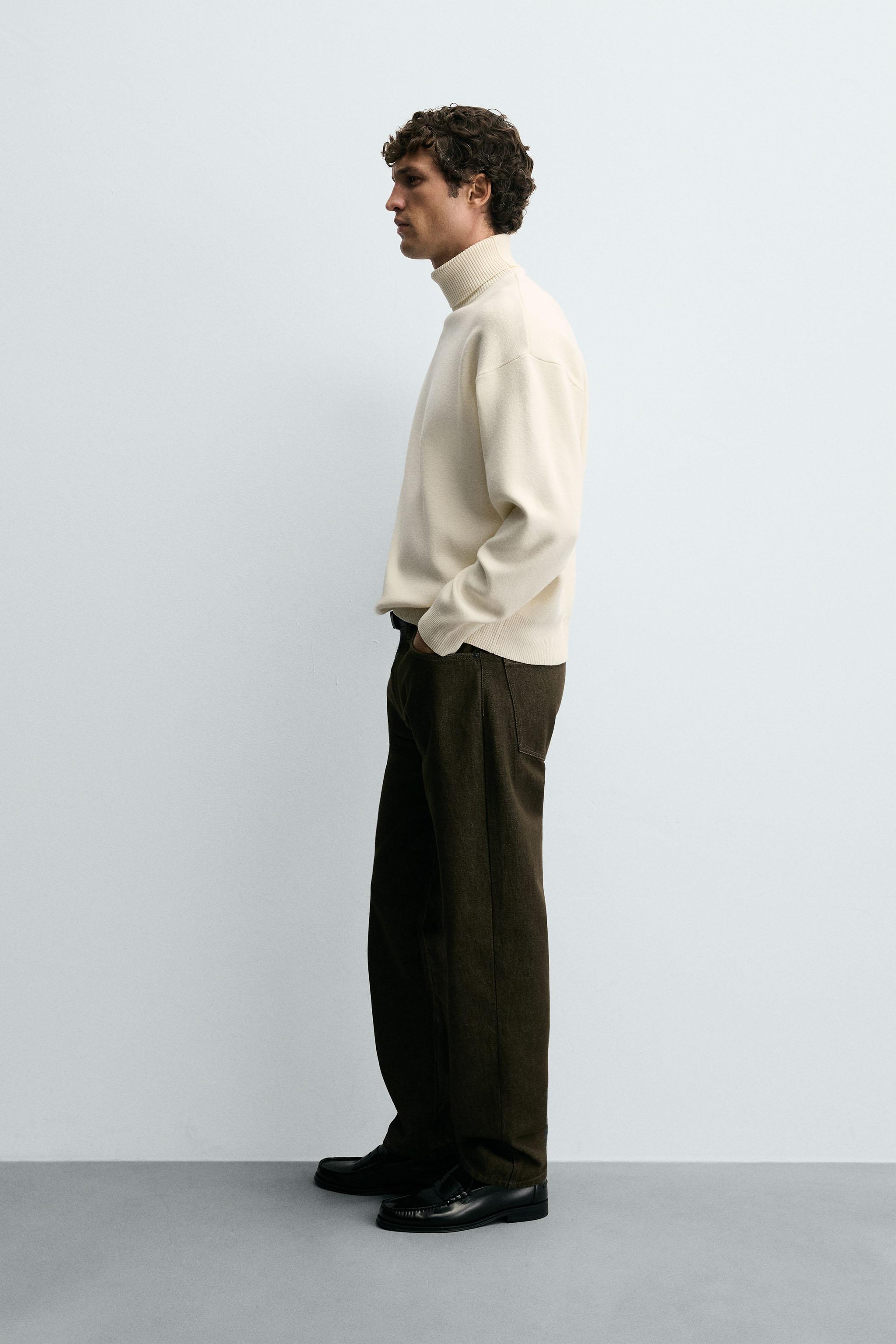 ブラックハイネックセーターとオリーブスラックスパンツセット ブラックハイネックセーターとオリーブスラックスパンツセット